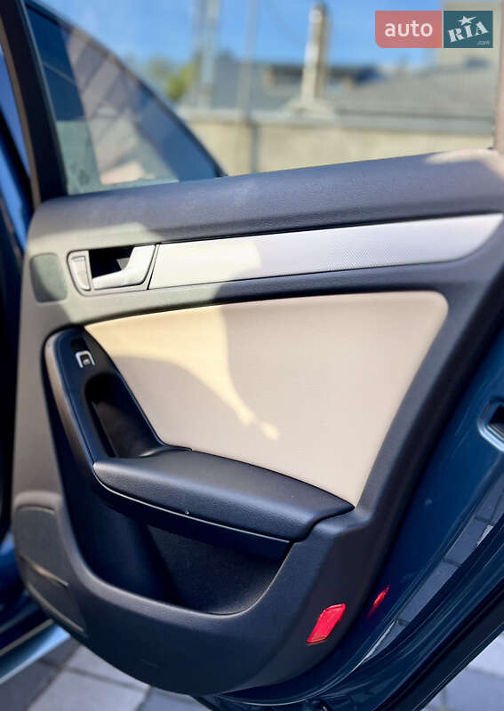 Седан Audi A4 2015 в Стрые