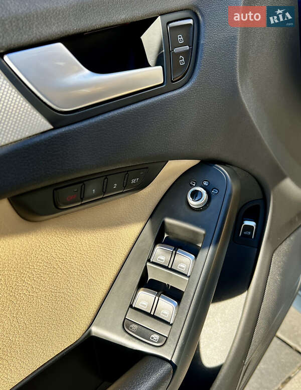 Седан Audi A4 2015 в Стрые