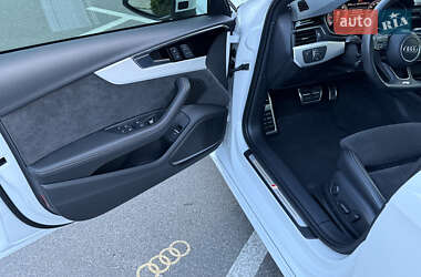 Седан Audi A4 2020 в 