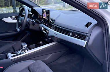 Седан Audi A4 2020 в 