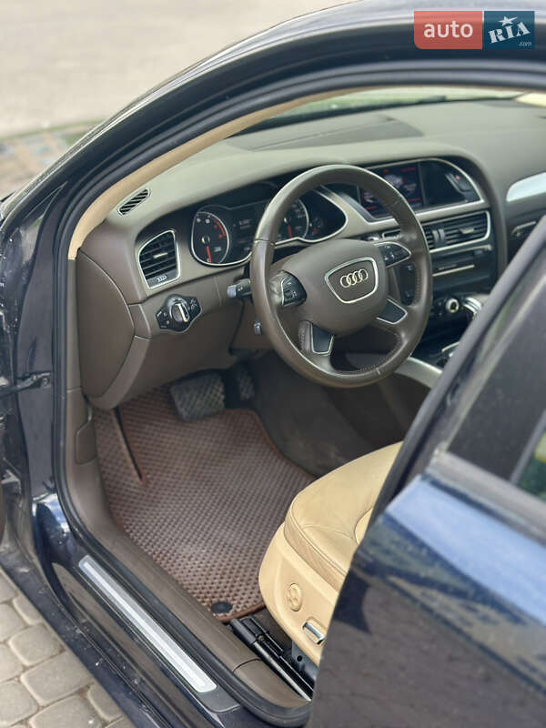 Седан Audi A4 2014 в Виннице