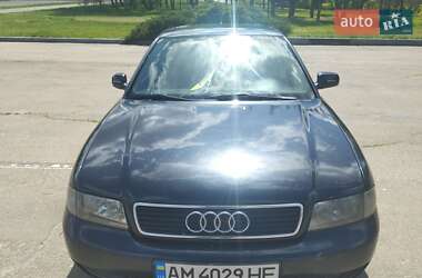 Седан Audi A4 1998 в 