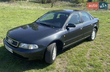 Седан Audi A4 1998 в 