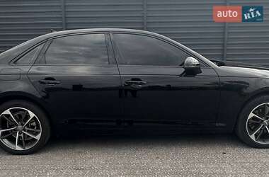 Седан Audi A4 2019 в 