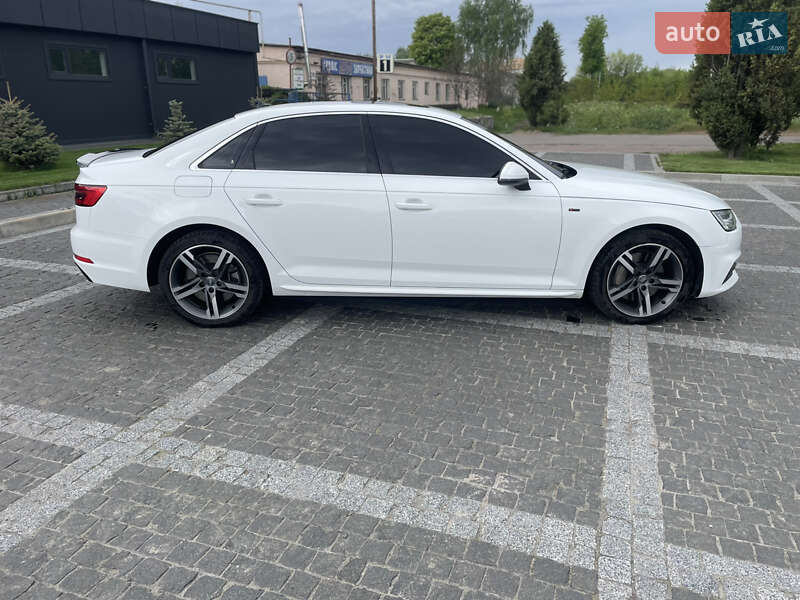 Седан Audi A4 2017 в Киеве