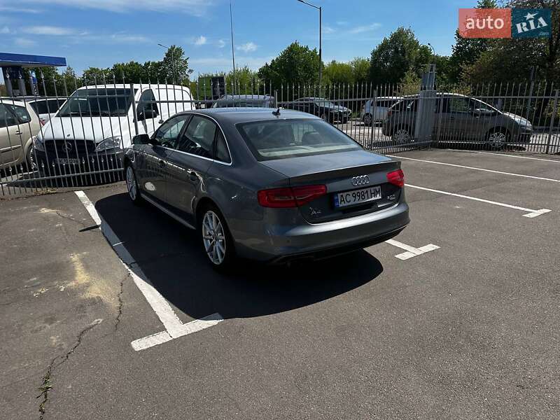 Седан Audi A4 2013 в Ровно