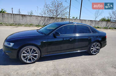 Седан Audi A4 2015 в 