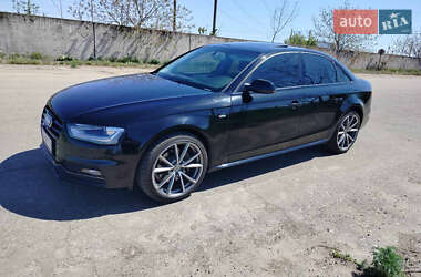 Седан Audi A4 2015 в 