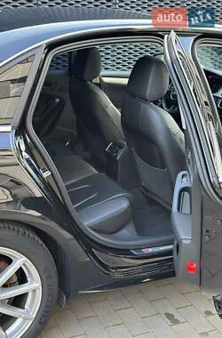 Седан Audi A4 2016 в Львове