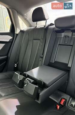 Седан Audi A4 2017 в 