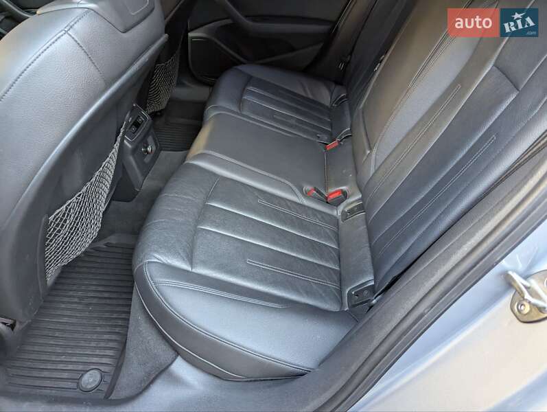 Седан Audi A4 2017 в Киеве