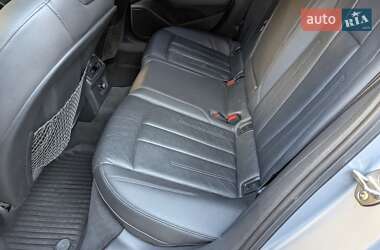 Седан Audi A4 2017 в 