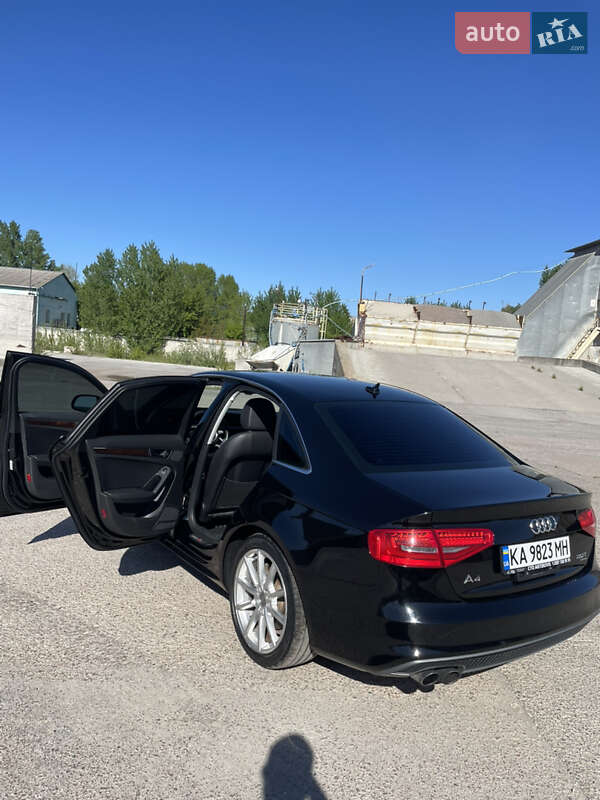 Седан Audi A4 2014 в Киеве