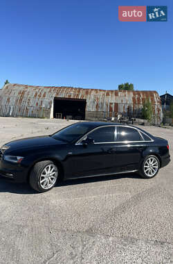 Седан Audi A4 2015 в 
