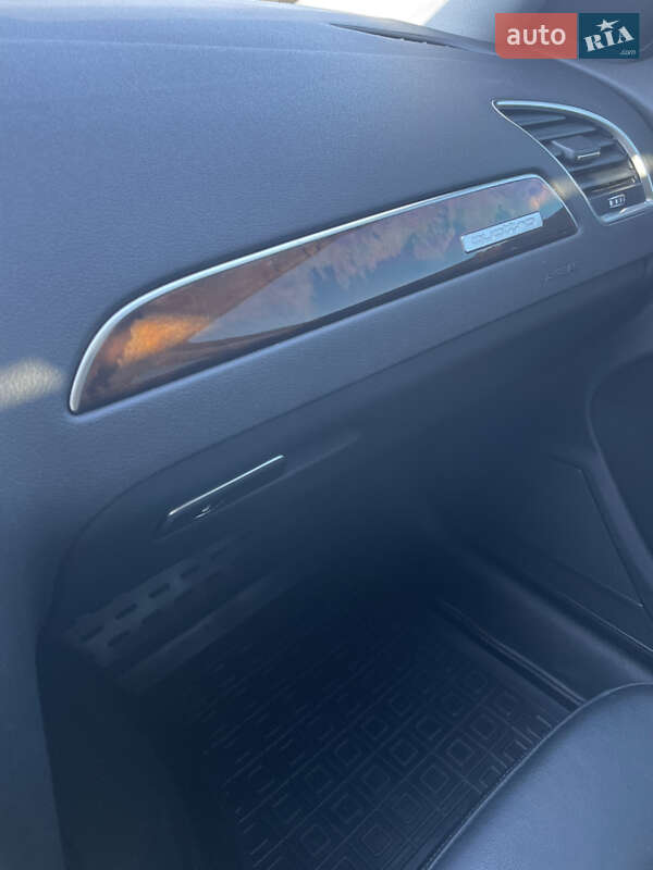 Седан Audi A4 2014 в Киеве