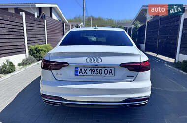 Седан Audi A4 2020 в 