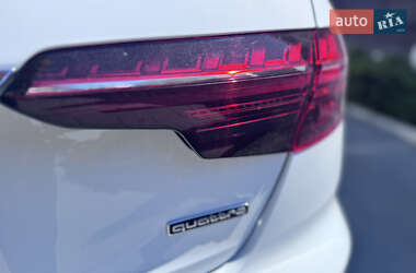 Седан Audi A4 2020 в 