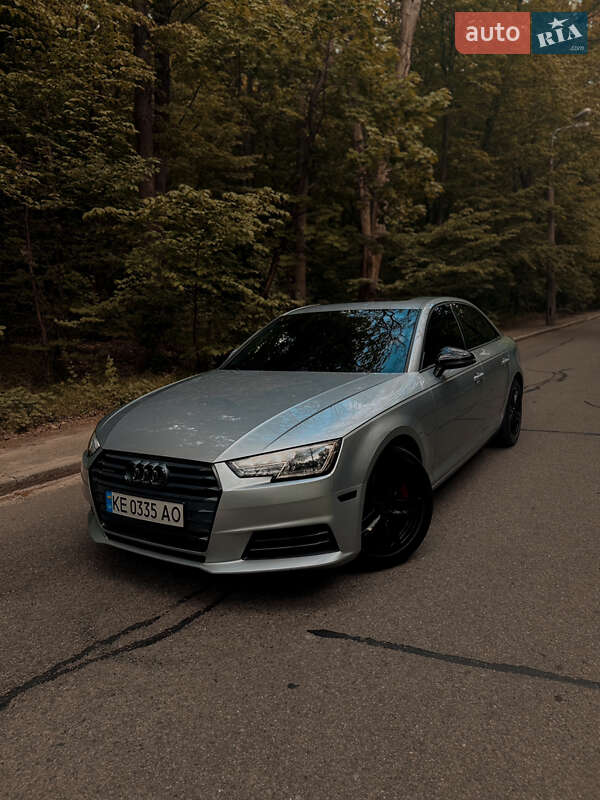 Седан Audi A4 2016 в 