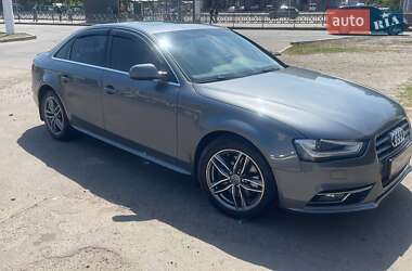 Седан Audi A4 2014 в 