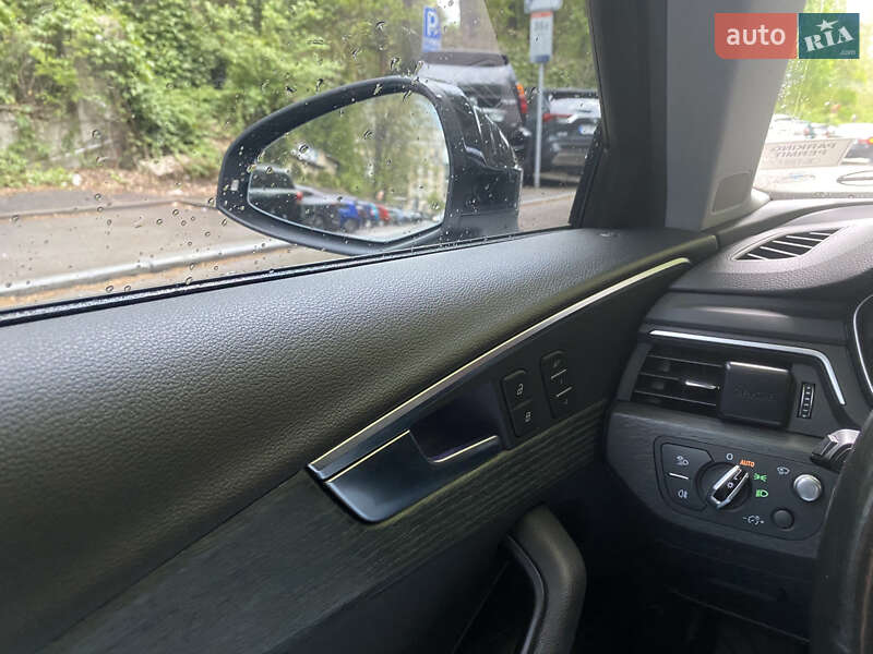 Седан Audi A4 2016 в Киеве