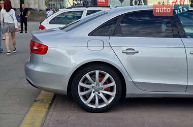 Седан Audi A4 2013 в 