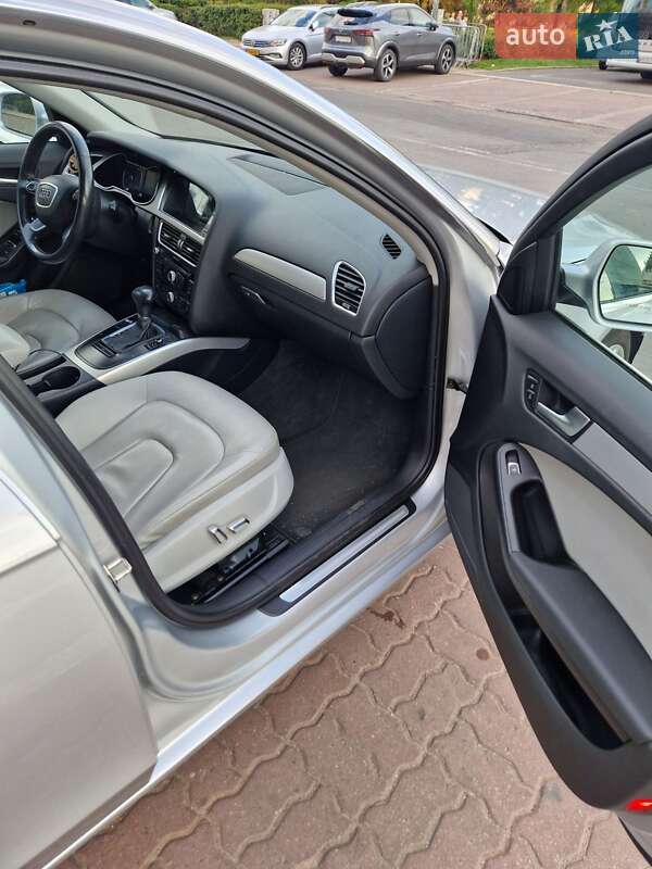 Седан Audi A4 2013 в Киеве