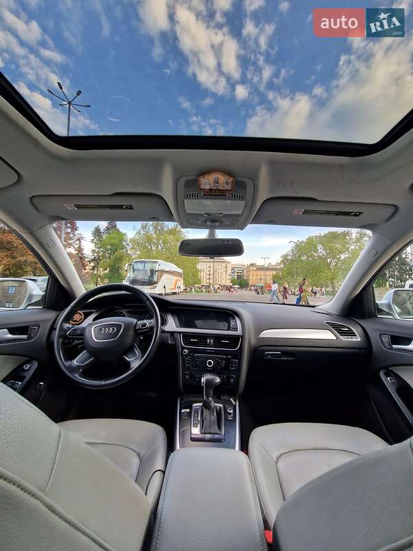 Седан Audi A4 2013 в Киеве