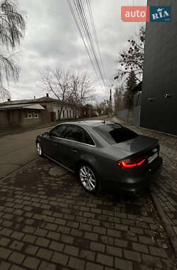 Седан Audi A4 2014 в 