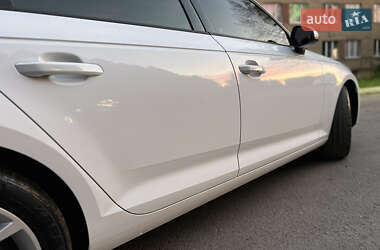 Седан Audi A4 2016 в 