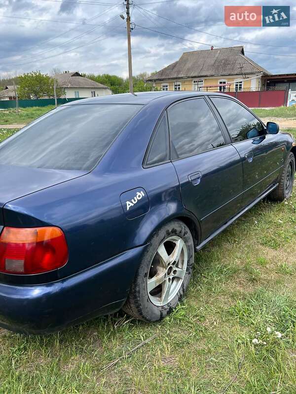 Седан Audi A4 1996 в Виннице