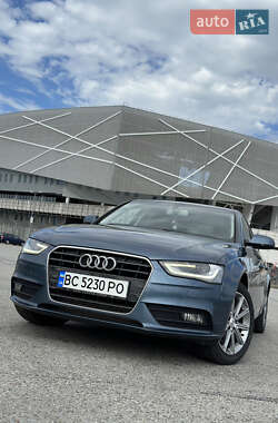 Седан Audi A4 2015 в Львові