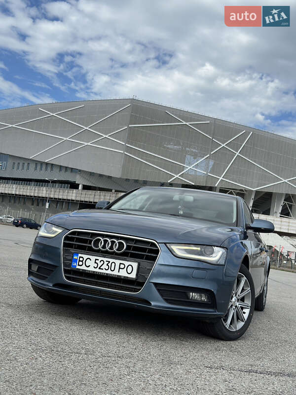 Седан Audi A4 2015 в 