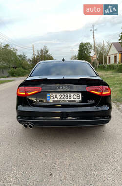 Седан Audi A4 2015 в 