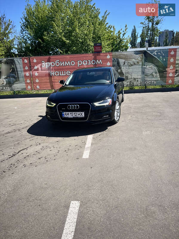 Седан Audi A4 2015 в 