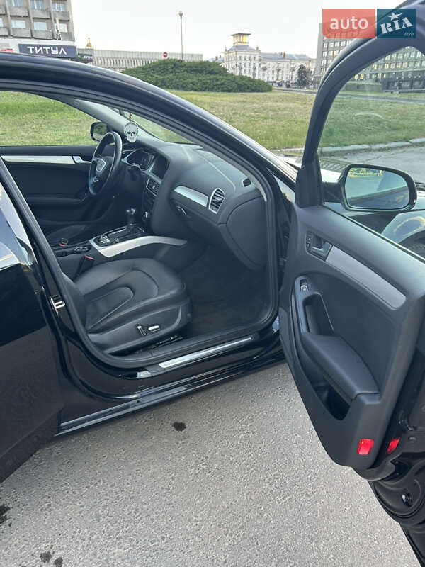 Седан Audi A4 2013 в Сумах