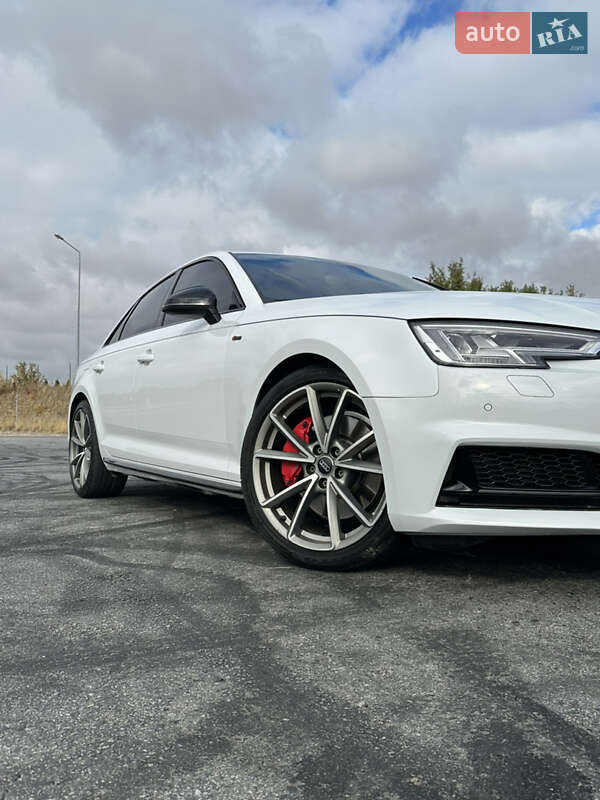 Седан Audi A4 2017 в Полтаві