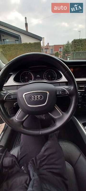 Седан Audi A4 2013 в Львове
