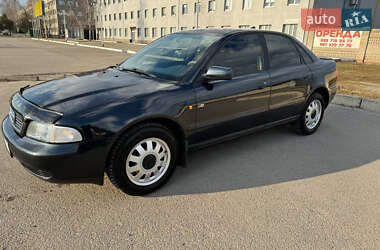 Седан Audi A4 1997 в Днепре