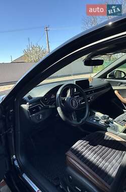 Седан Audi A4 2018 в 