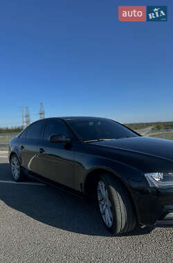 Седан Audi A4 2012 в 