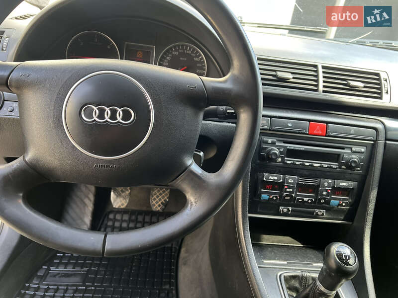 Універсал Audi A4 2001 в Кременці
