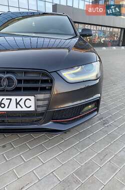 Универсал Audi A4 2013 в 