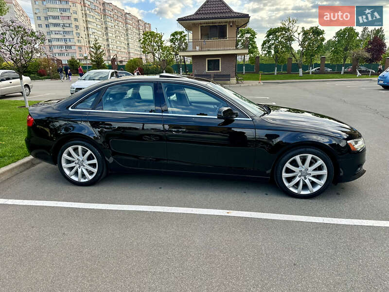 Седан Audi A4 2013 в Києві