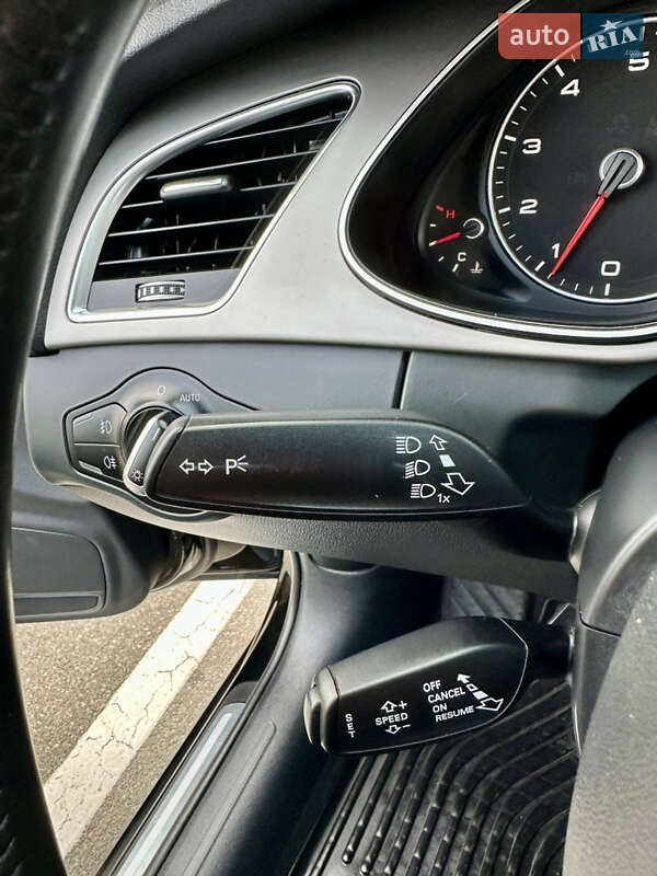 Седан Audi A4 2013 в Києві