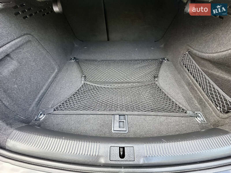 Седан Audi A4 2013 в Києві