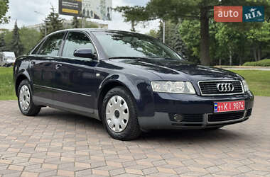 Седан Audi A4 2004 в 
