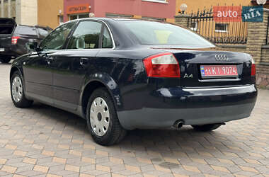 Седан Audi A4 2004 в 