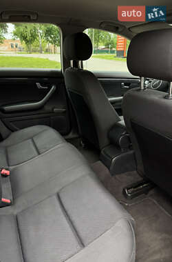 Седан Audi A4 2004 в 