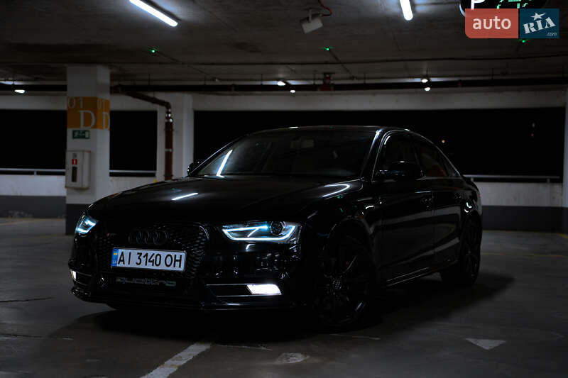Седан Audi A4 2014 в Львові