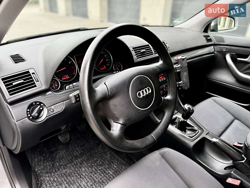 Седан Audi A4 2001 в Дрогобичі